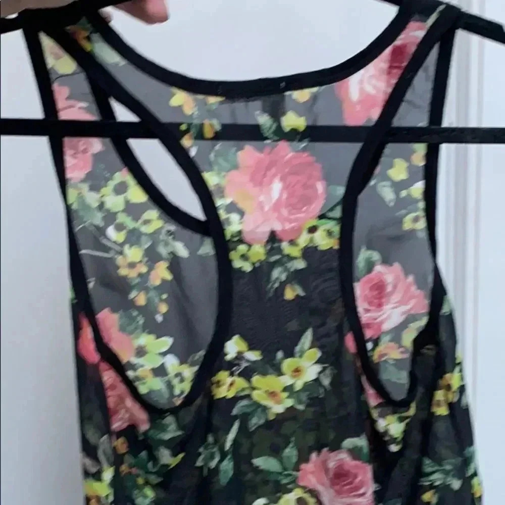 Abound Sheer Floral Roses Sleeveless Racer back Black Pink Blouse Size M - Picture 12 of 13